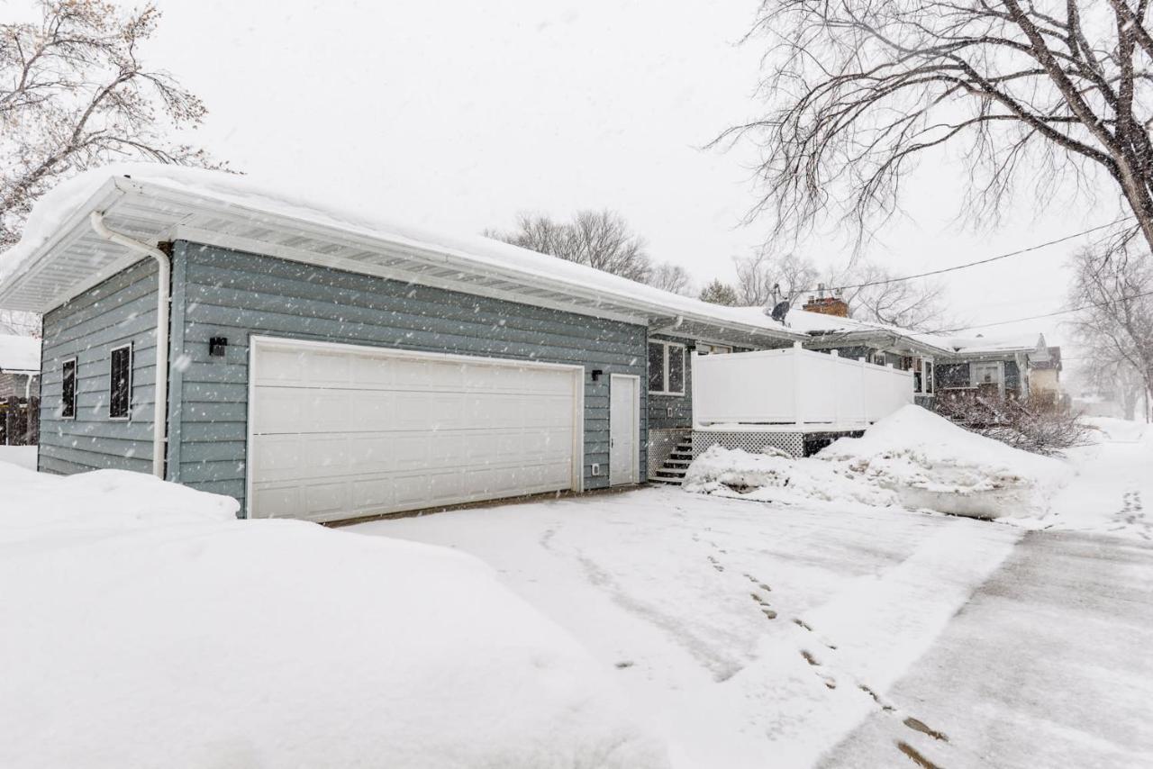 New Remodeled Townhome In Central Fargo Exterior foto