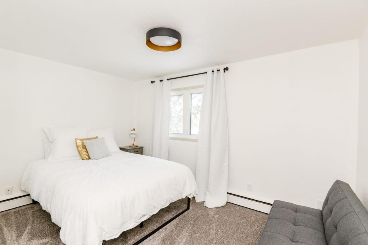 New Remodeled Townhome In Central Fargo Exterior foto